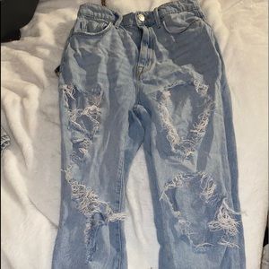 BDG ripped jeans size 27 can fit 24/25.